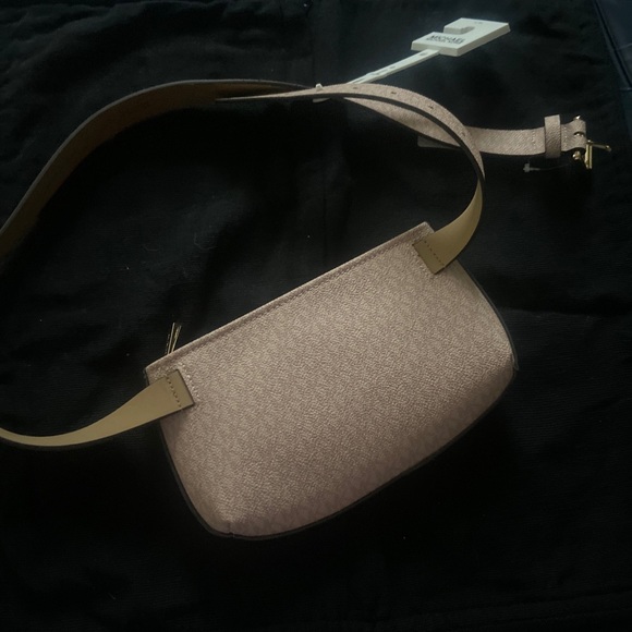 MK purse - Picture 2 of 2